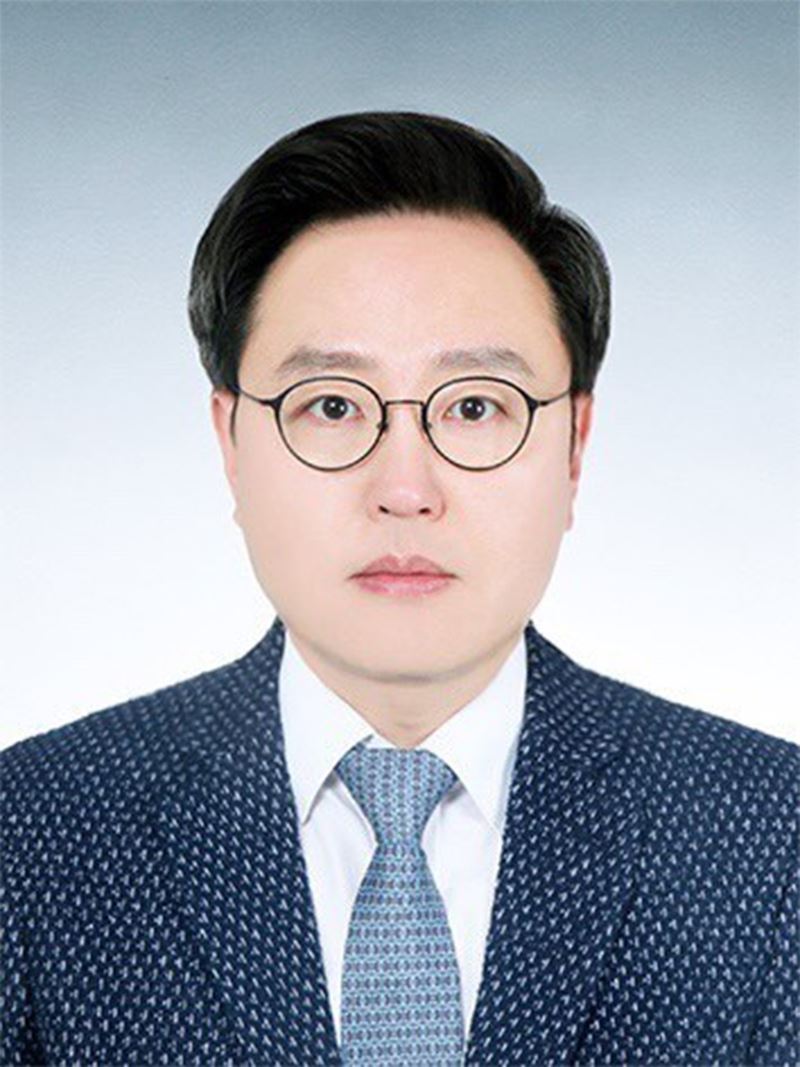 Jeonghwan Kim