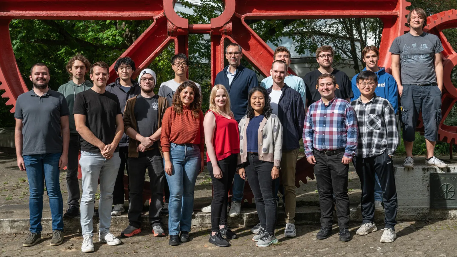 Pioneers in Hybrid Glass Research team members posing for a photo