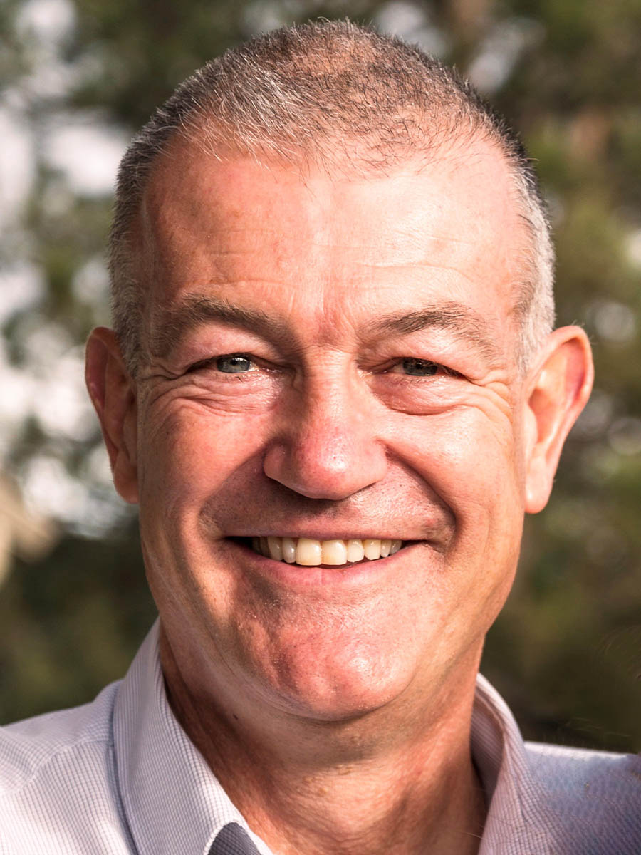 Headshot of Gary Rumbles