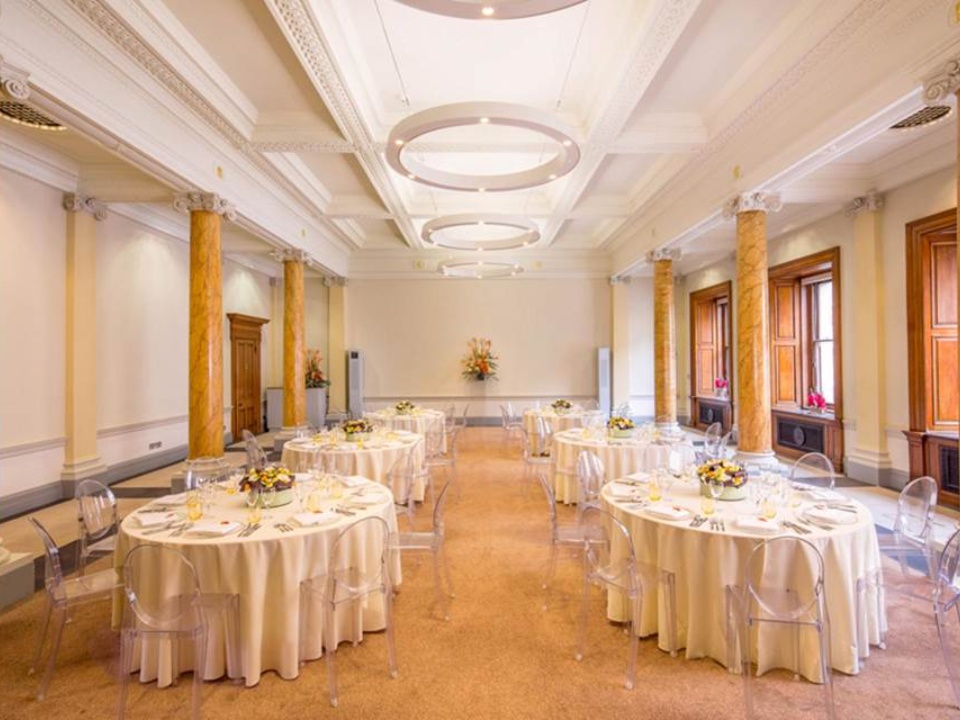 science room with six large dining tables