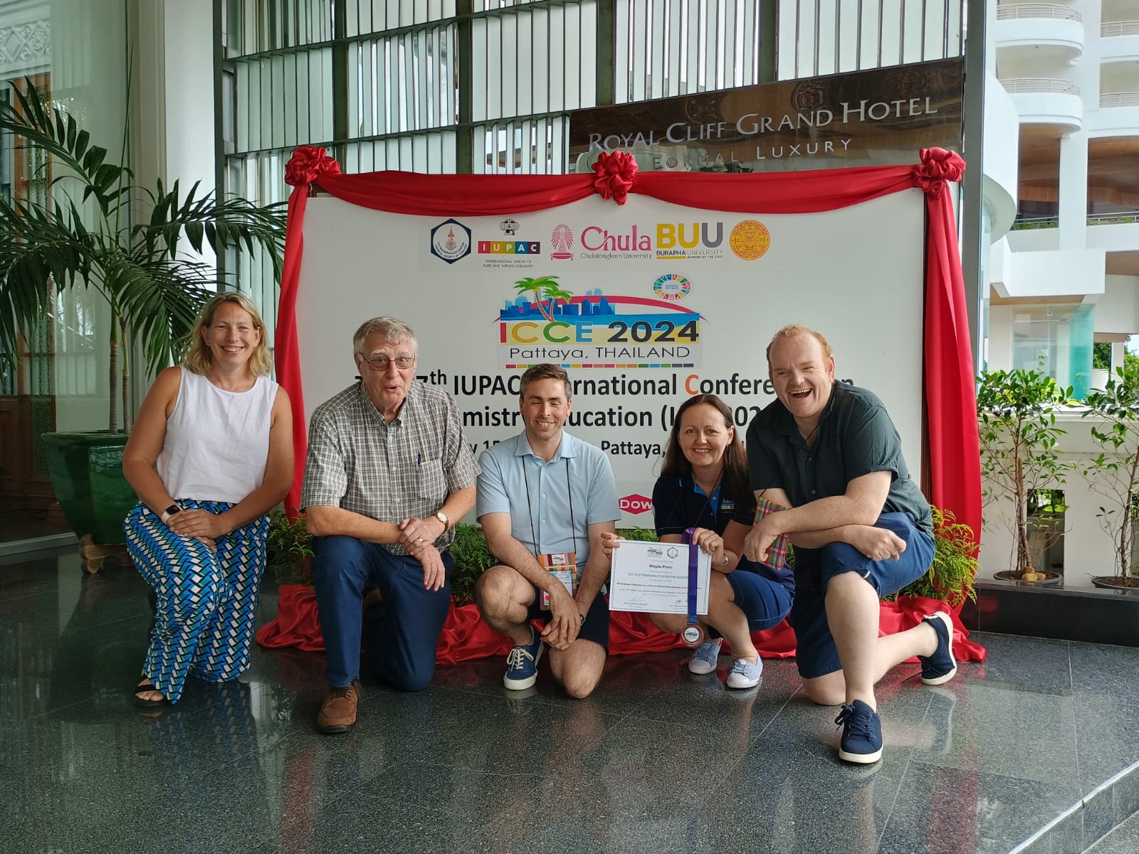 Fiona Roberts, Bob Worley, Matthew Smith, Magda Polec and Robert Campbell at the IUPAC International Conference on Chemistry Education Fiona Roberts, Bob Worley, Matthew Smith, Magda Polec and Robert Campbell at the IUPAC International Conference on Chemistry Education