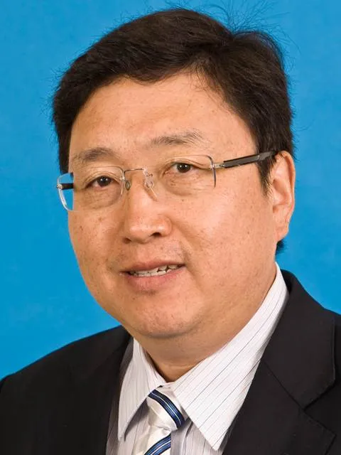 Headshot of Shizhang Qiao