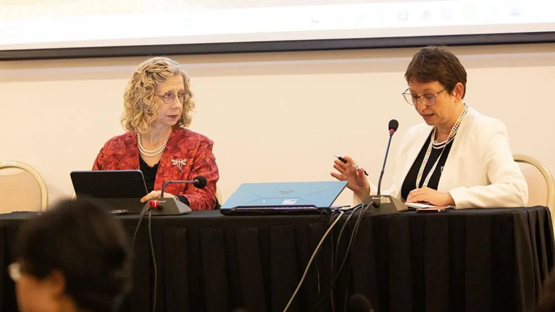 Inger Andersen, Executive Director, UNEP, and Camilla Alexander-White, Co-facilitator of the Science and Technology major group- OEWG32