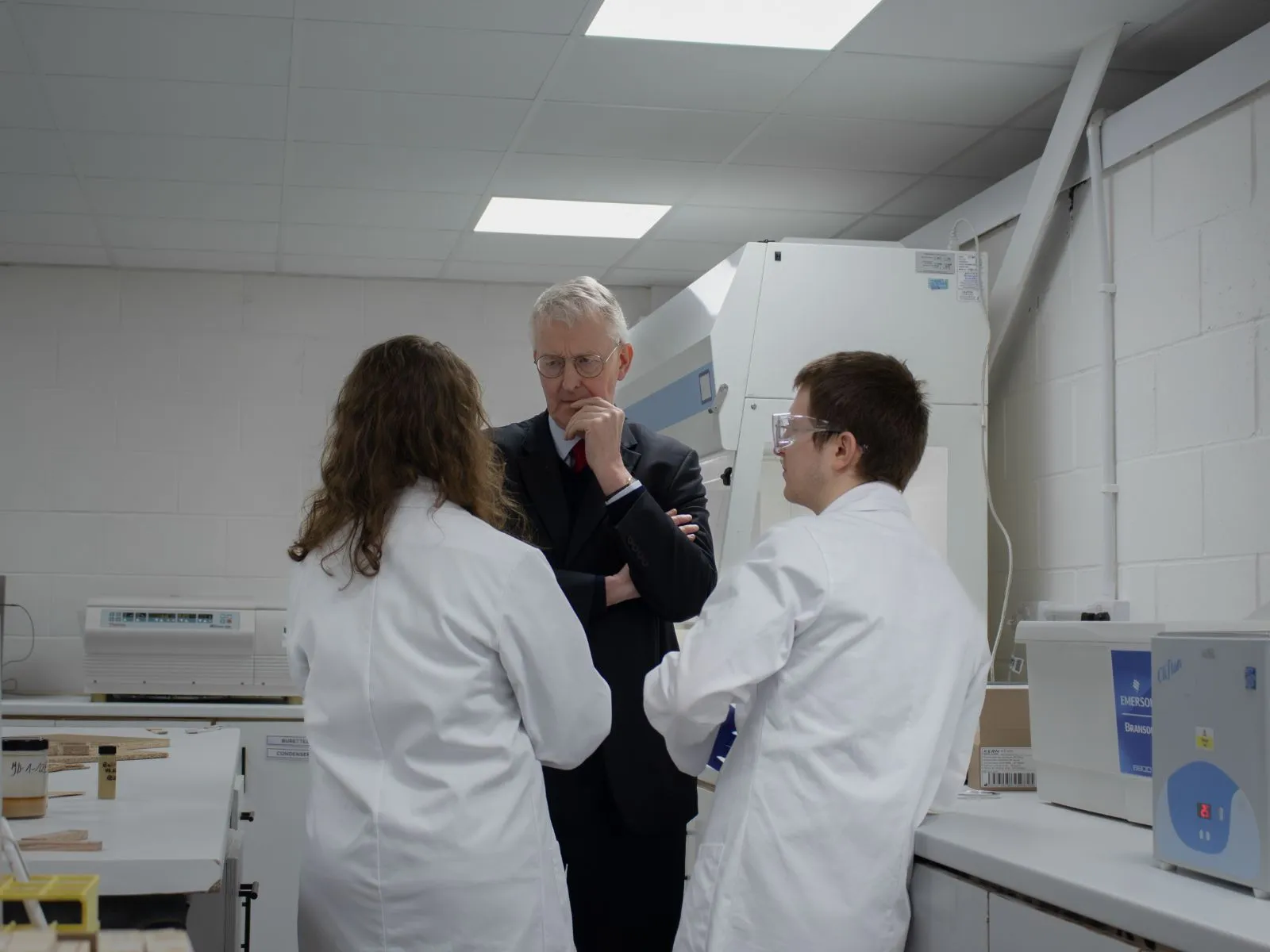 Hilary Benn MP meets two of the BindEthics team at the Quick Labs facility in Leeds