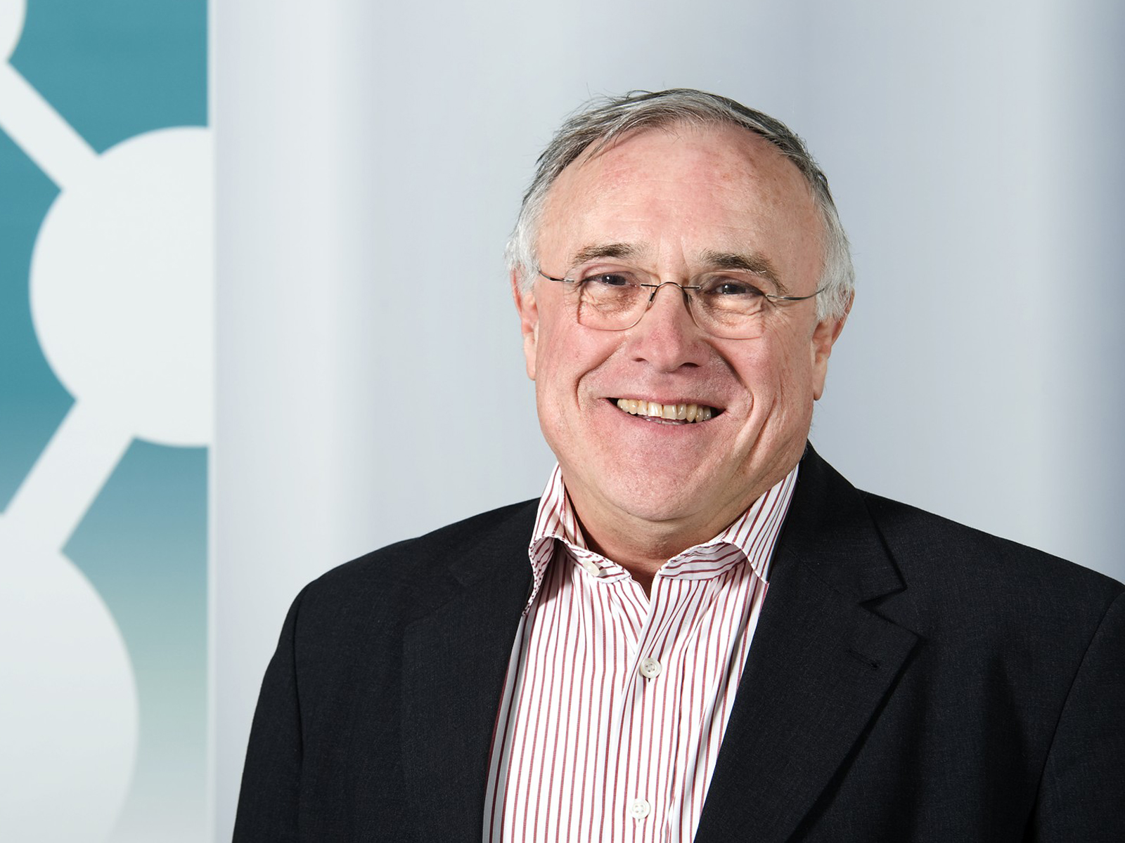 Headshot of Professor Müllen