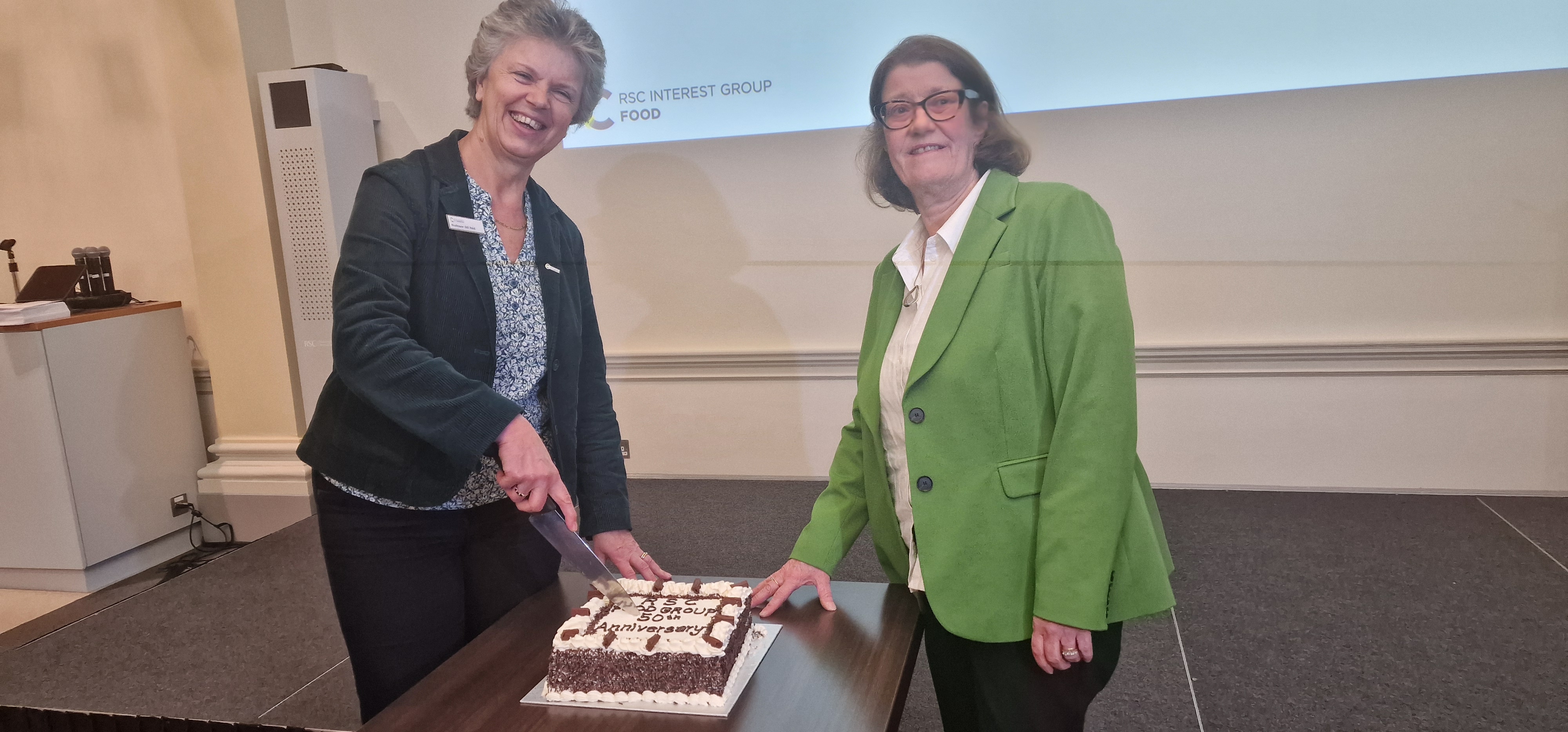 RSC Past President Professor Gill Reid and RSC Food Group Chair Professor Jane K Parker with a cake marking the 50th anniversary of the Food Group