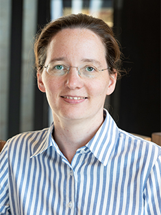 Professor Laura Herz