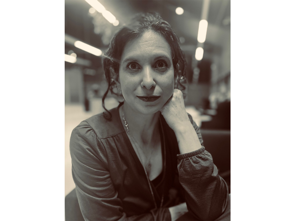 Professor Jennifer Leigh black and white headshot