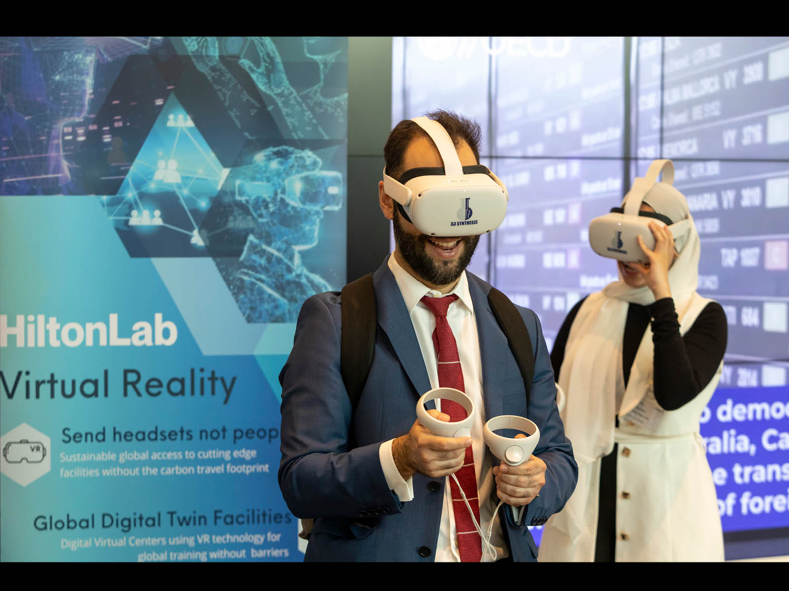 Digital Virtual Reality Centres for Global Equality in Scientific Training: The 3DI Virtual Reality Institute